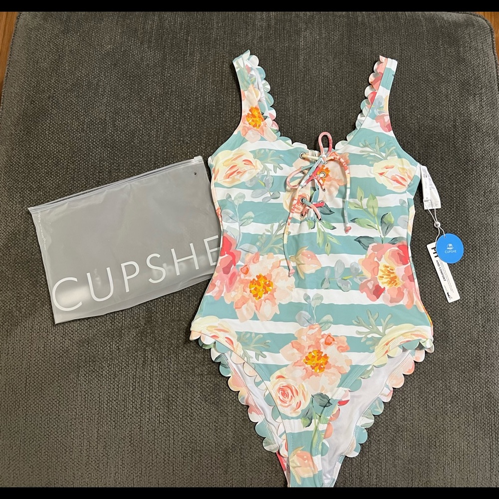 CUPSHE Swimsuit